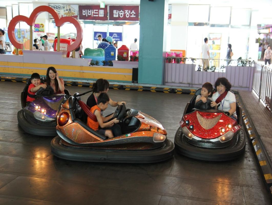 Metal Adult Bumper Cars Tùy chỉnh trẻ em sân chơi trong nhà sân chơi ngoài trời ngoài trời