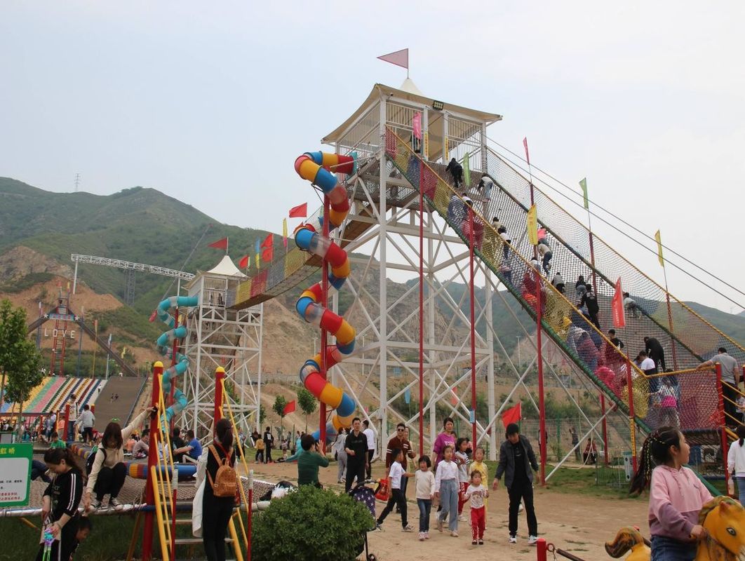 Thiết bị leo thang cao cấp Trượt tuyết Sky Trail Tăng sân chơi ngoài trời Khu vực đẹp trời Lâu đài bay lớn